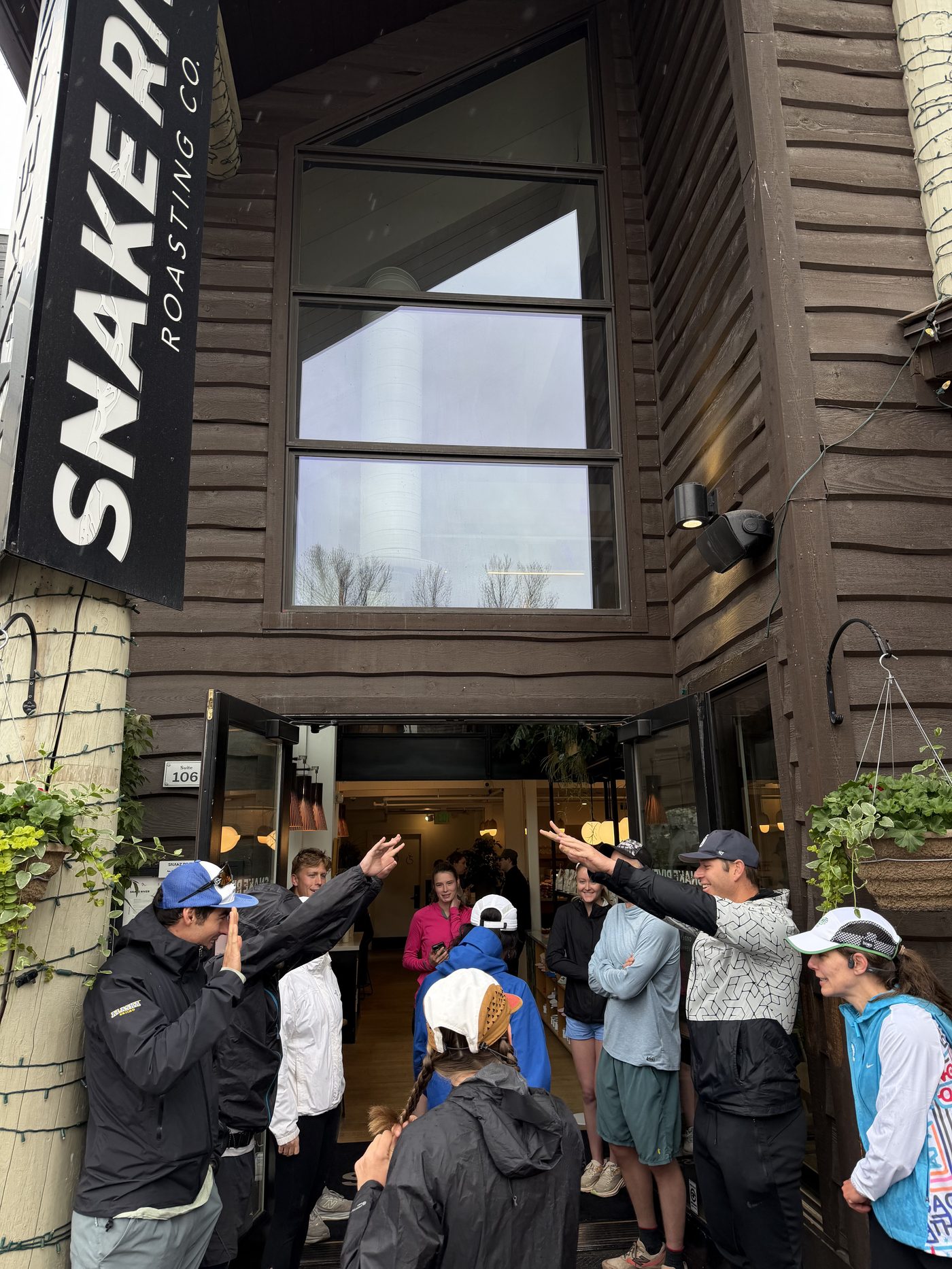 Rendezvous Run Club group at Snake River Roasting Co.